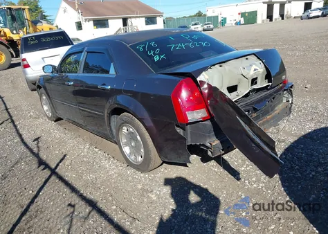 2005 Chrysler 300 Touring z USA, uszkodzony, nr VIN 2C3JA53G35H115884
